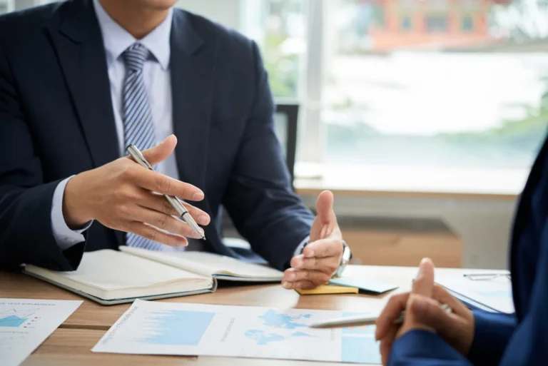 How to Choose the Right Employee Benefits Broker: Debunking the Myth of Better Rates with Broker Switching