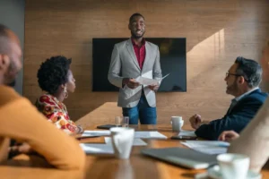 Explaining in the meeting